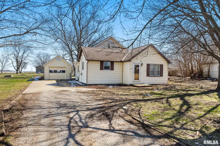 204 S Park Avenue, Manito, IL 61546 - #2