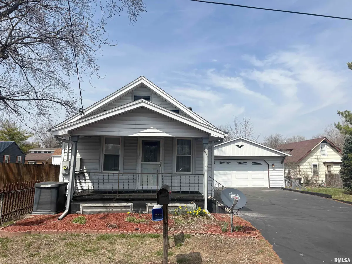 2107 E Wren Street, Peoria Heights, IL 61616 - #1