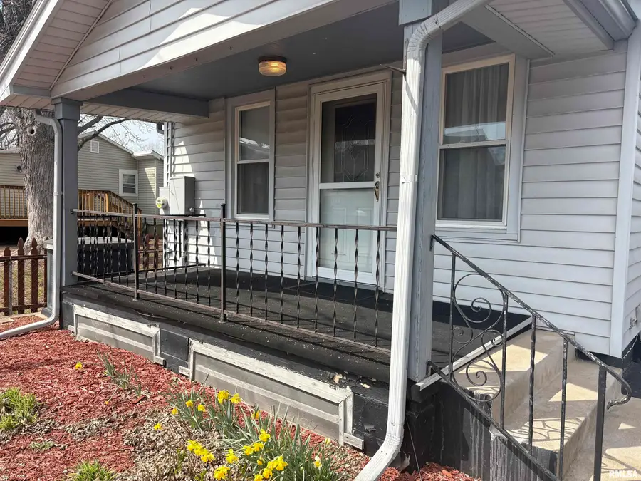 2107 E Wren Street, Peoria Heights, IL 61616 - #2