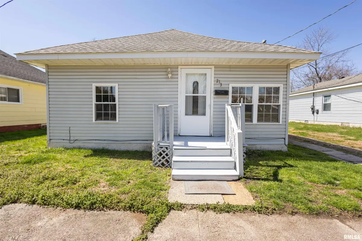 213 S Gardner Street, West Frankfort, IL 62896-2517 - #1