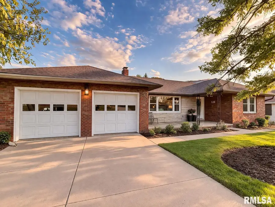 326 W Knoll Crest Drive, Peoria, IL 61614 - #2