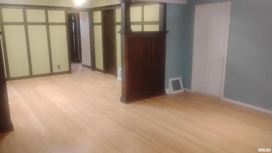 1617 N Dechman Avenue #2, Peoria, IL 61603 - #3