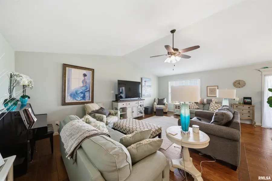 1423 Calvin Drive, Washington, IL 61571 - #3