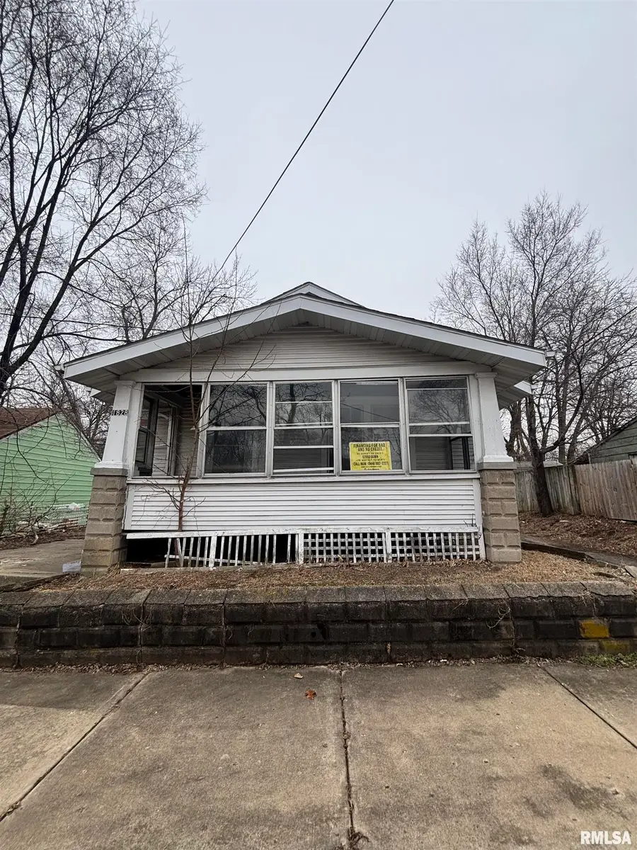 1828 W Latrobe Street, Peoria, IL 61605 - #2