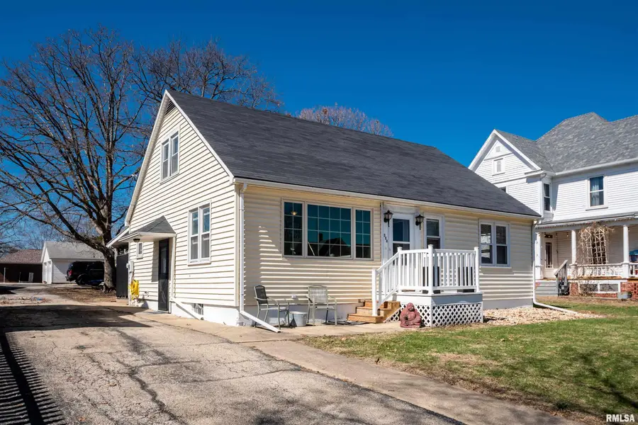 304 N Magnolia Street, Elmwood, IL 61529 - #2