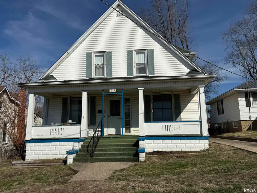 319 S Avenue A, Canton, IL 61520 - #2