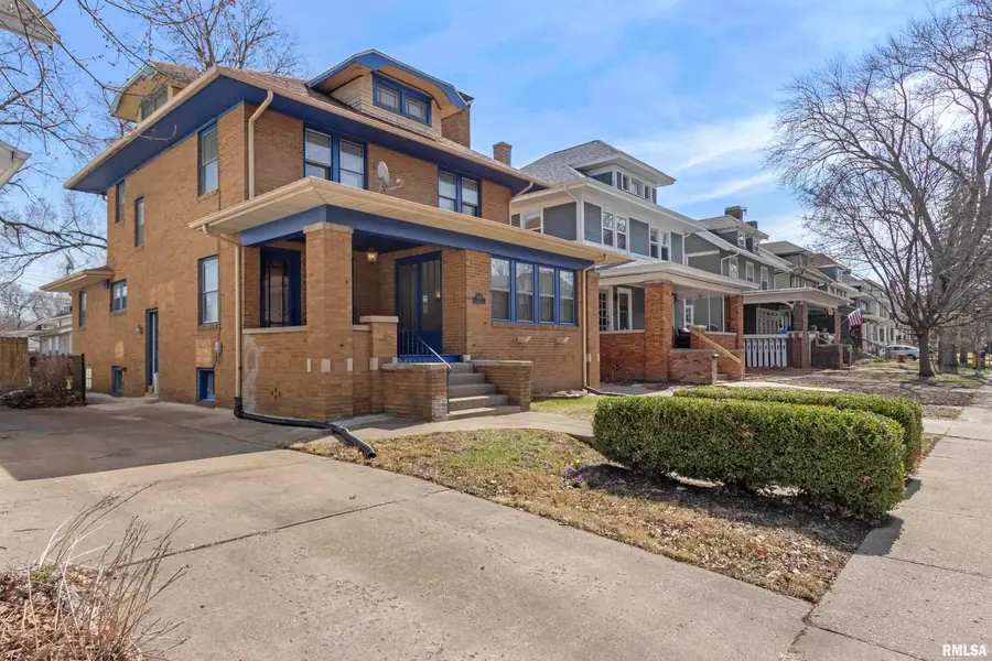 1210 N Elmwood Avenue, Peoria, IL 61606 - #3