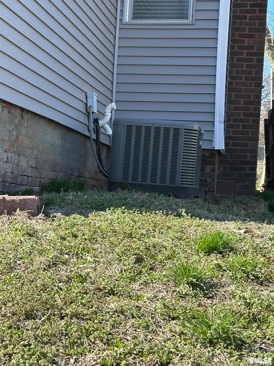 1213 NE Glendale Avenue, Peoria, IL 61603 - #3