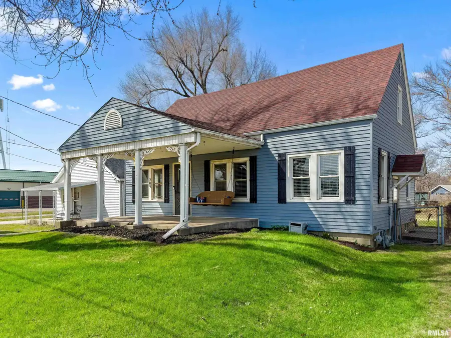 209 N Thorncrest Avenue, Creve Coeur, IL 61610 - #3