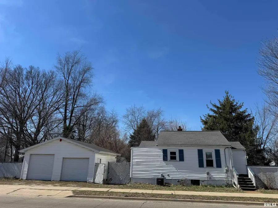 624 E Paris Avenue, Peoria, IL 61603 - #2