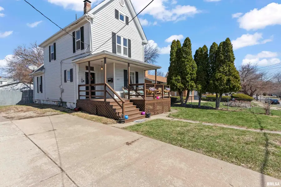 1217 W Gilbert Avenue, Peoria, IL 61604 - #3