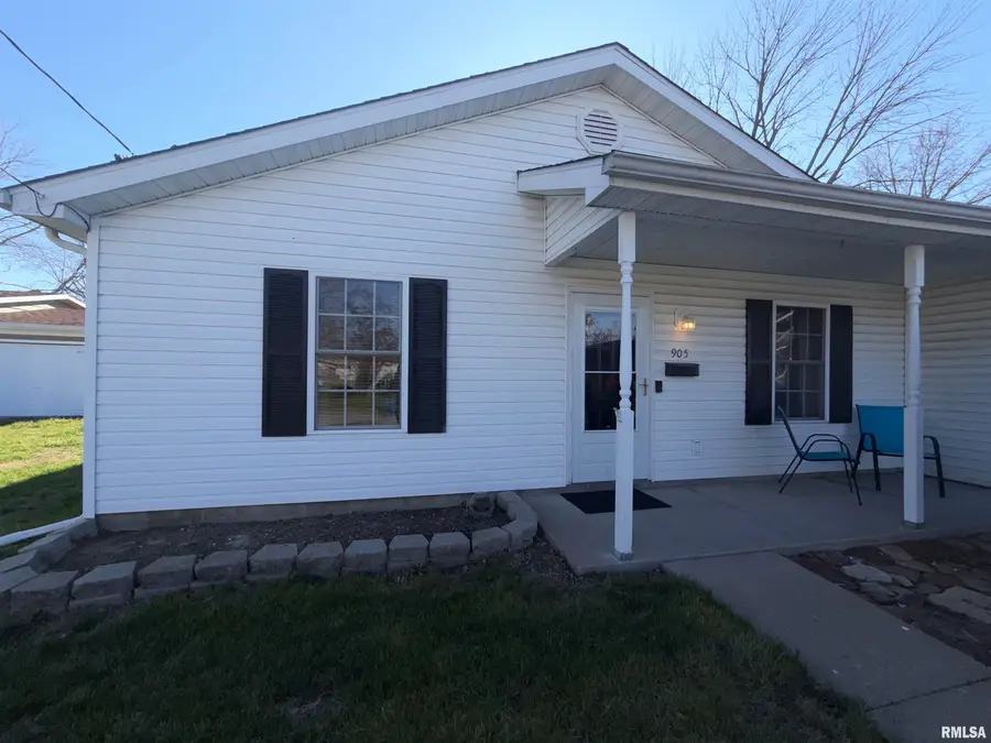 905 N Granite Street, Marion, IL 62959 - #2