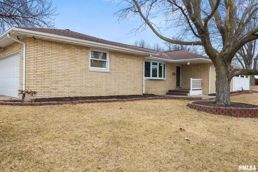 1500 Highwood Avenue, Pekin, IL 61554 - #3