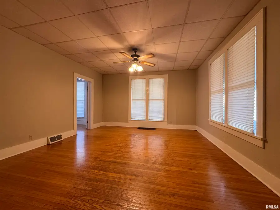 422 N Randolph Street, Macomb, IL 61455 - #2