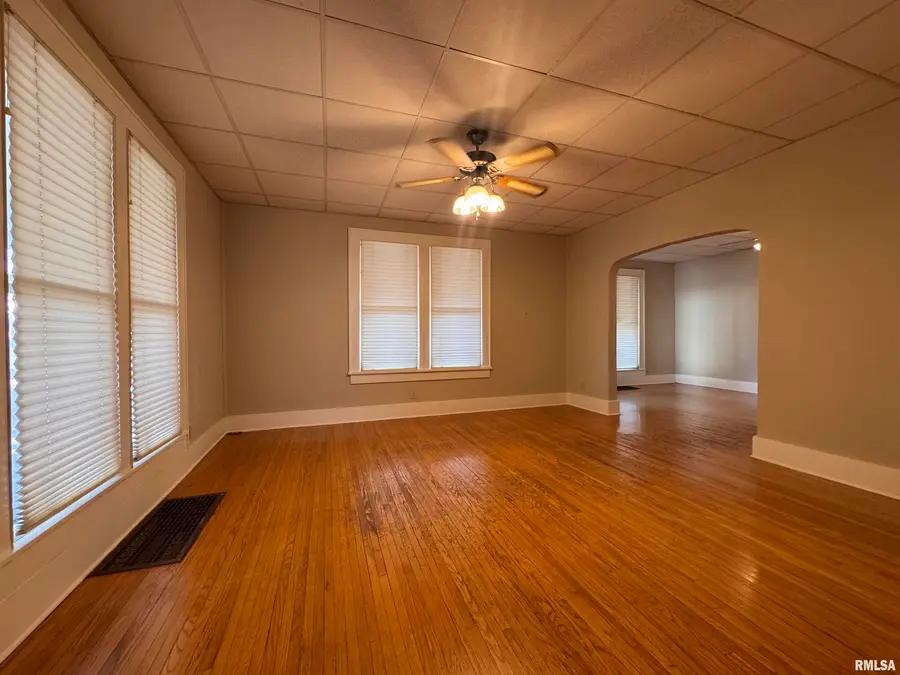 422 N Randolph Street, Macomb, IL 61455 - #3