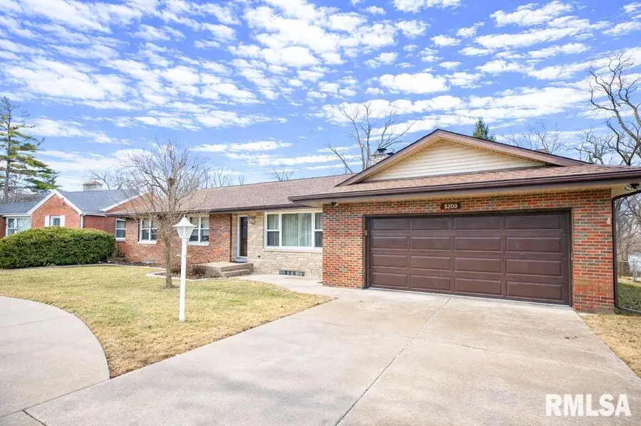 5209 N Prospect Road, Peoria Heights, IL 61616 - #3