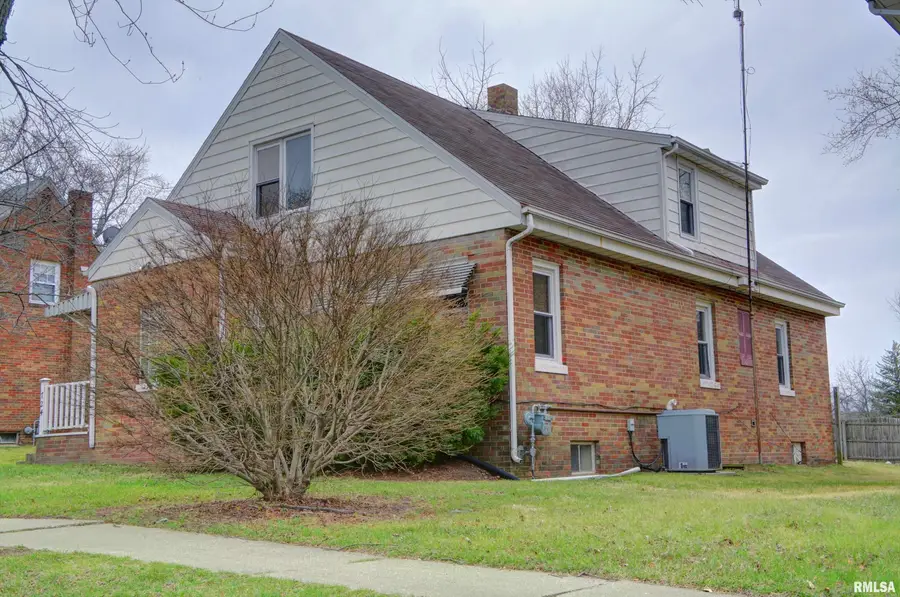 724 N Charles Street, Macomb, IL 61455 - #2