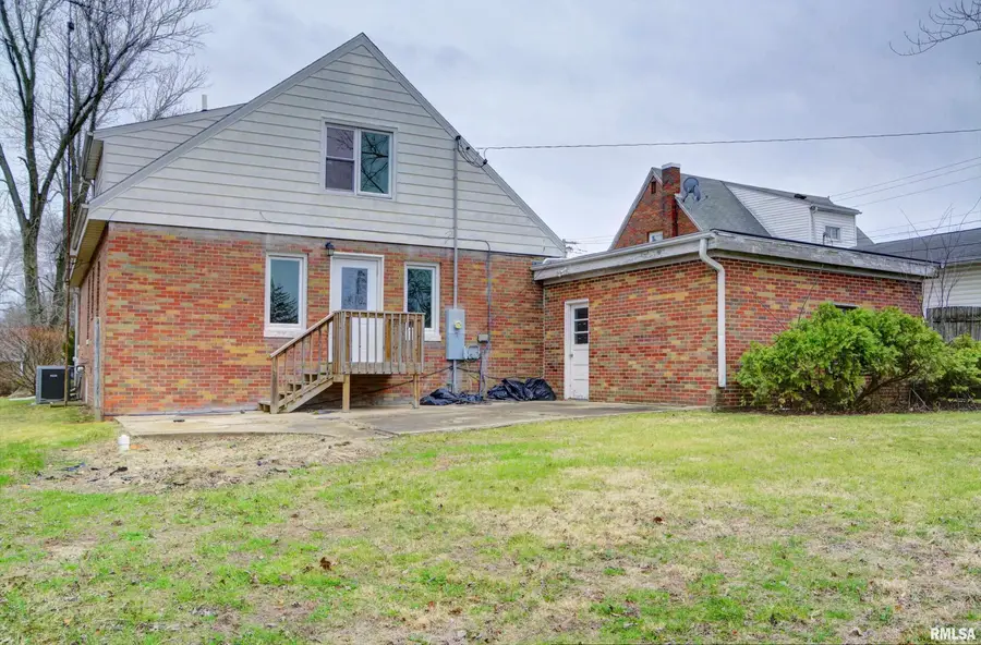 724 N Charles Street, Macomb, IL 61455 - #3