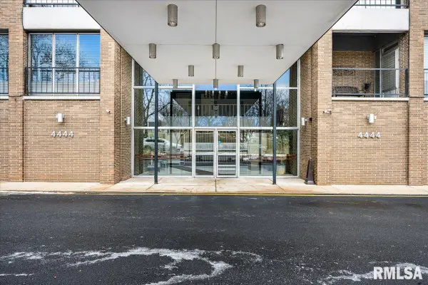 4444 N Knoxville Avenue #407, Peoria, IL 61614