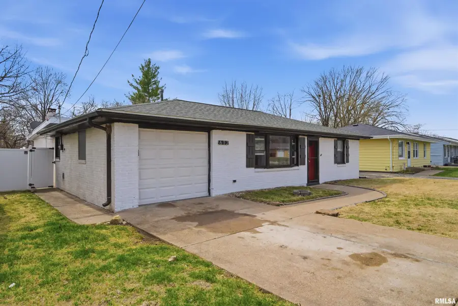 612 E Wilson Avenue, Peoria, IL 61603 - #3