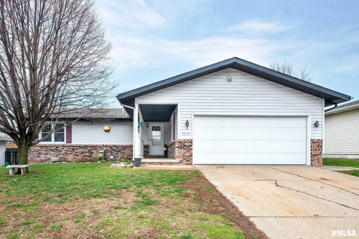 2233 Autumn Drive, Pekin, IL 61554 - #1