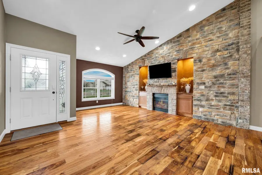 638 Mickel Parkway, Washington, IL 61571 - #3