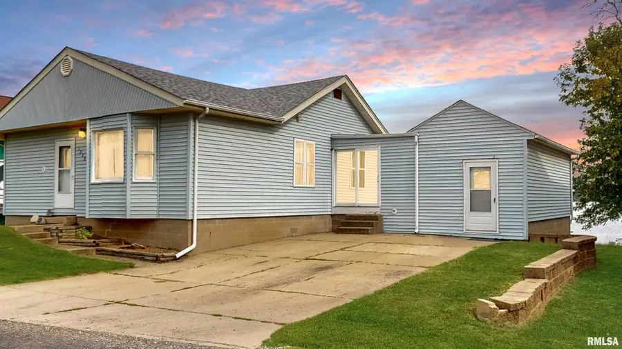 12202 N Riverview Road, Chillicothe, IL 61523 - #3