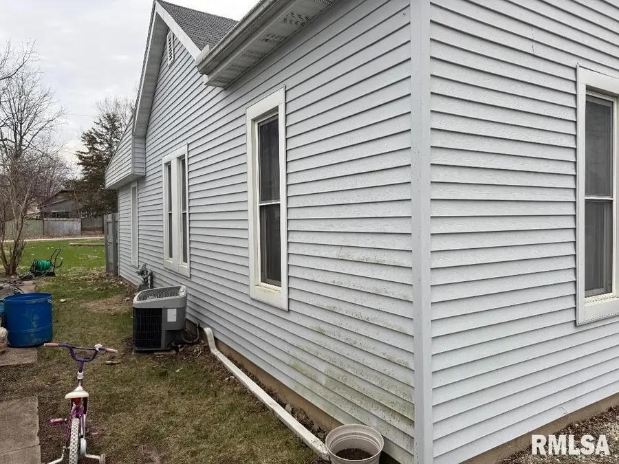 1618 N Hoyt Street, Chillicothe, IL 61523 - #2