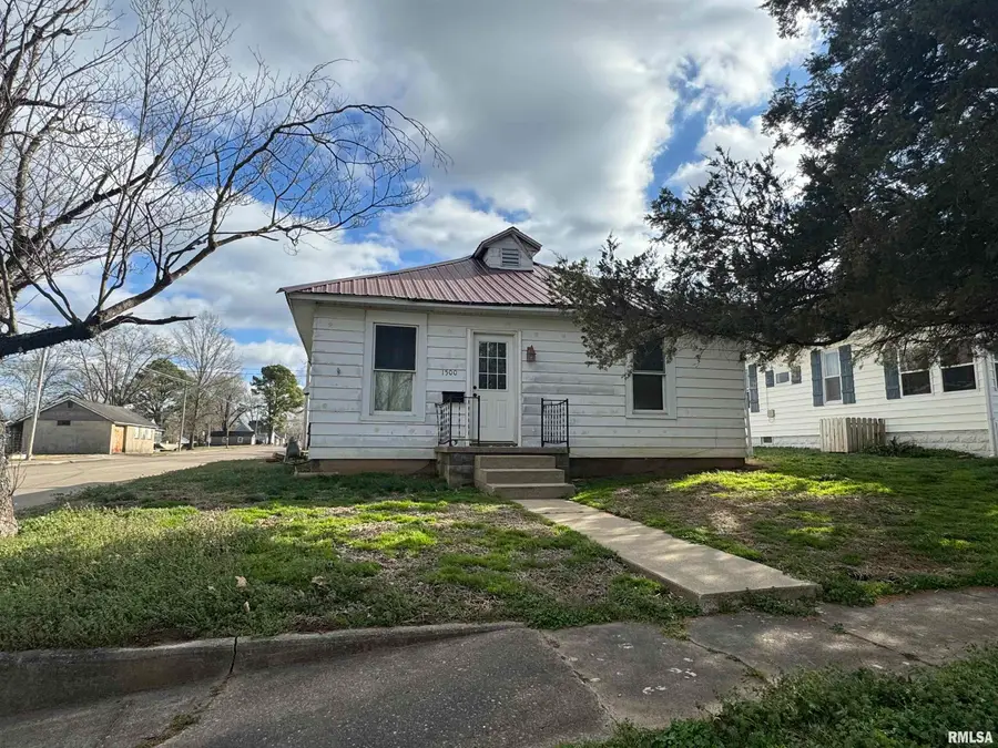 1500 W Tyler Street, Herrin, IL 62948 - #2