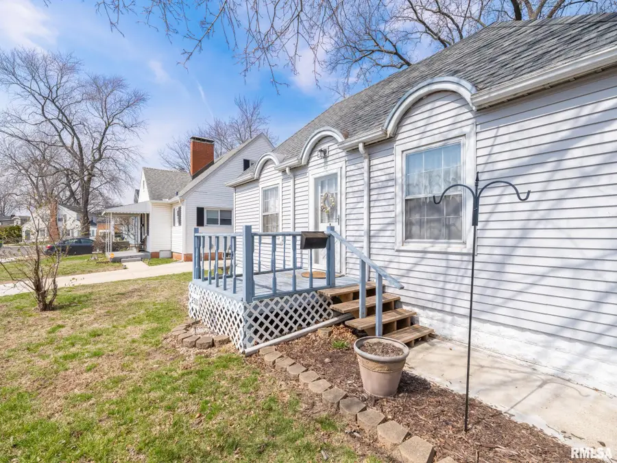 2511 W Downs Circle, West Peoria, IL 61604 - #3