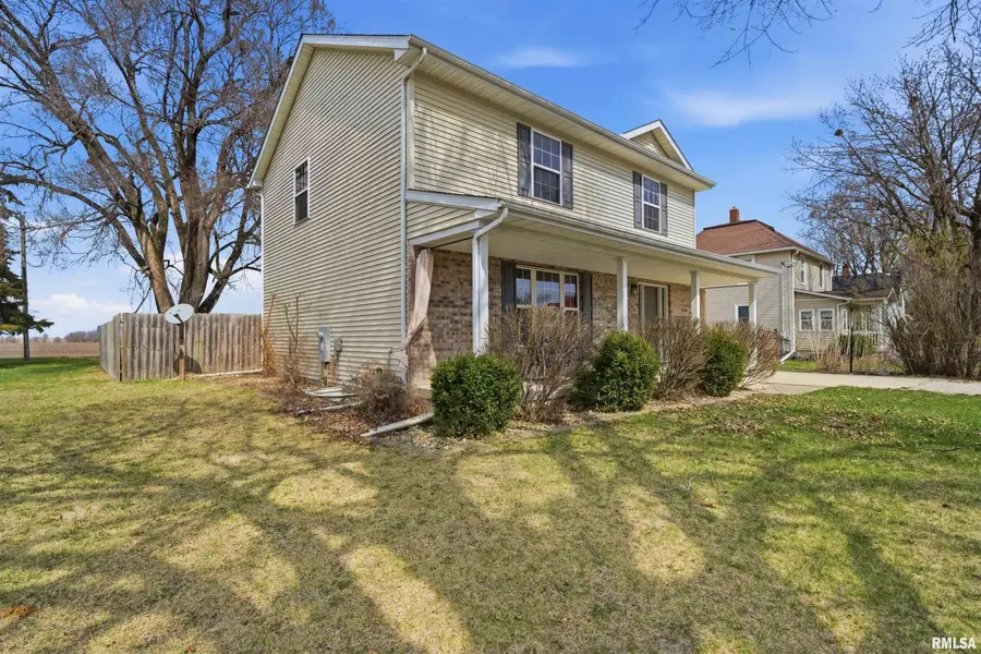 105 E Clinton Street, Toulon, IL 61483 - #2