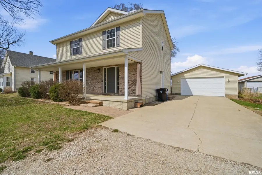 105 E Clinton Street, Toulon, IL 61483 - #3