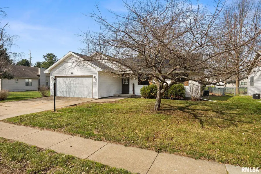 105 N Louise Street, Chillicothe, IL 61523 - #2