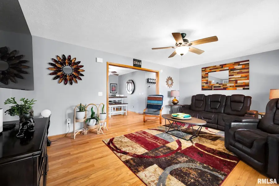 901 N Easy Street, Roanoke, IL 61561 - #2