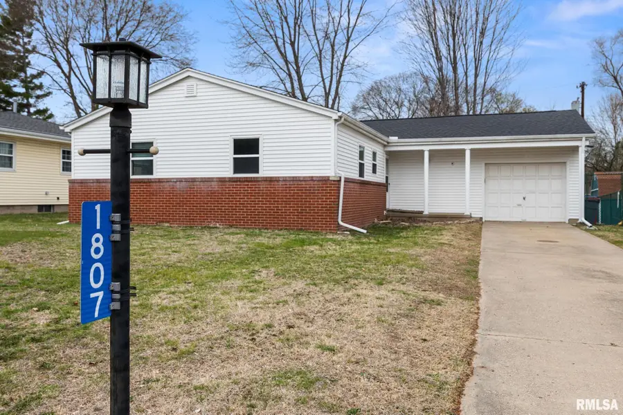 1807 E Saint Jude Court, Peoria Heights, IL 61616 - #2