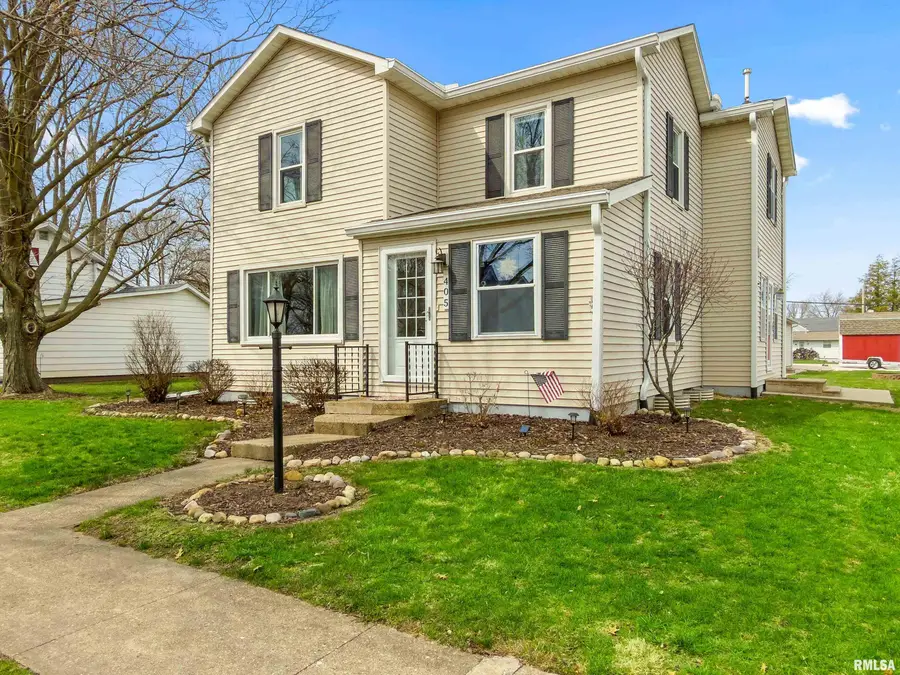 405 W Dearborn Street, Elmwood, IL 61529 - #3