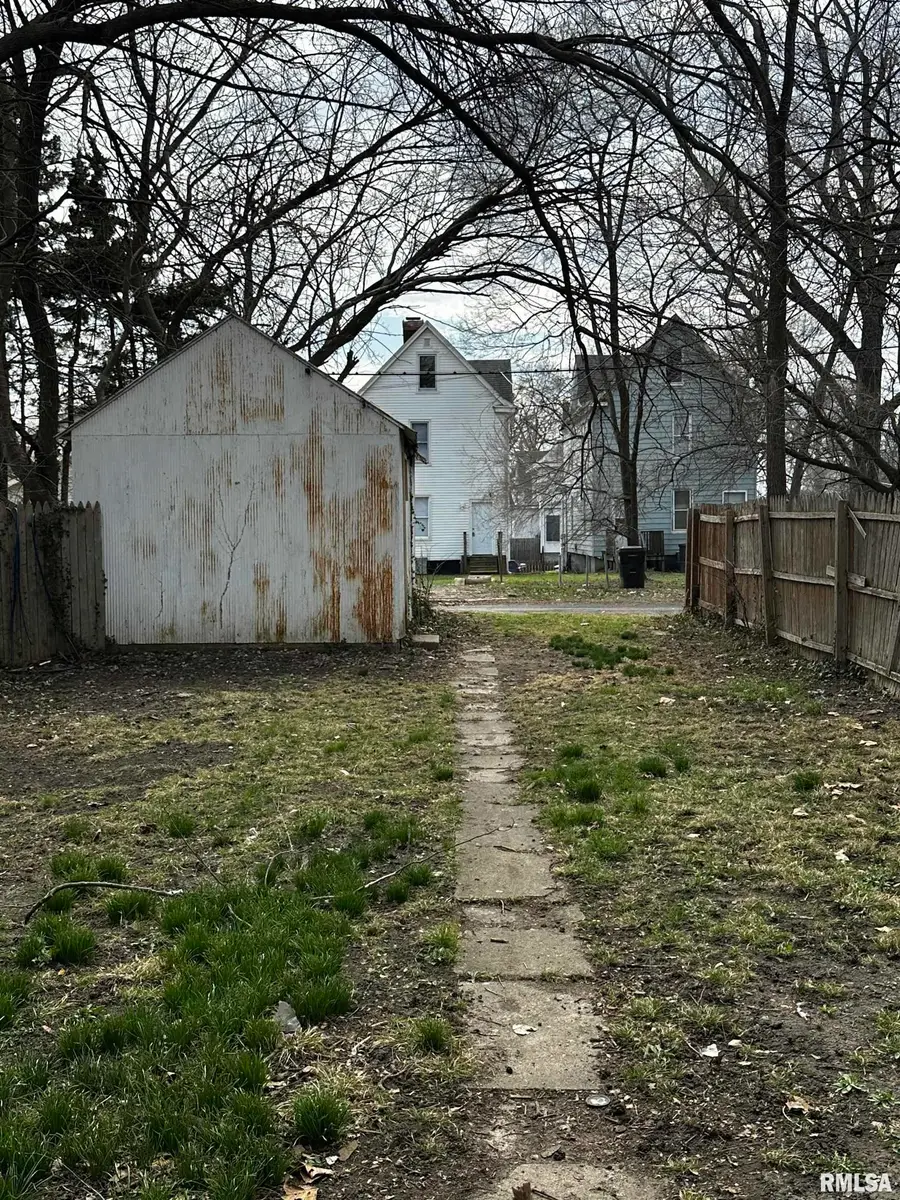 804 E Nebraska Avenue, Peoria, IL 61603 - #3