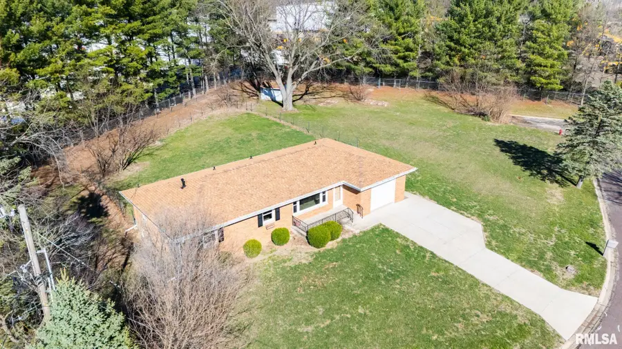 135 Glenview Avenue, East Peoria, IL 61611 - #2