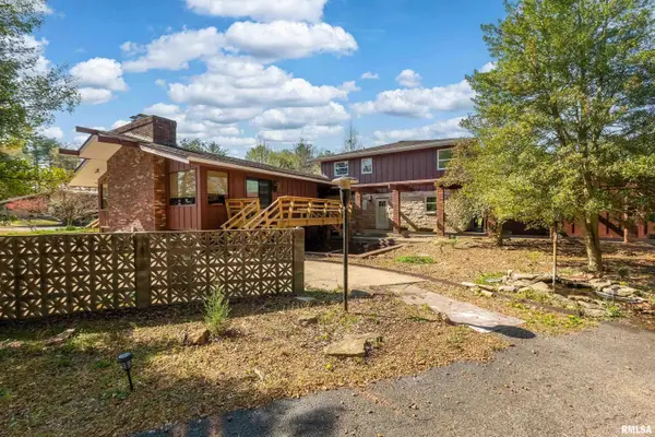 2611 W Striegel Road, Carbondale, IL 62901