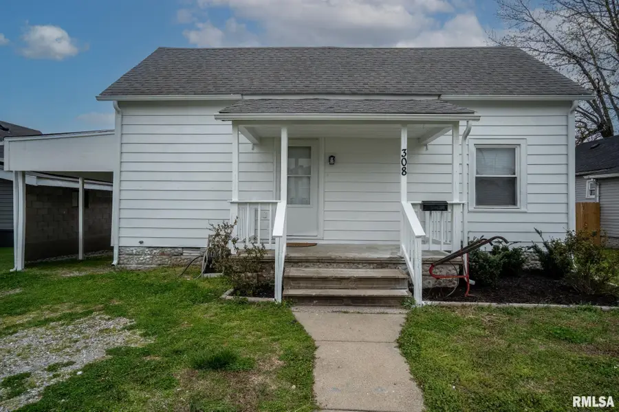 308 N 18th Street, Herrin, IL 62948 - #2