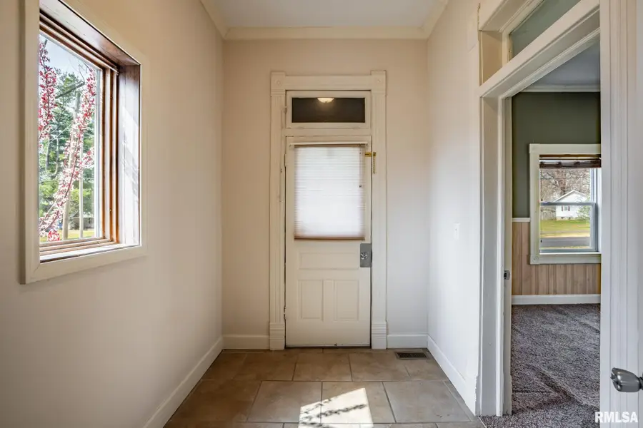 1003 N Monroe Street, Marion, IL 62959 - #2