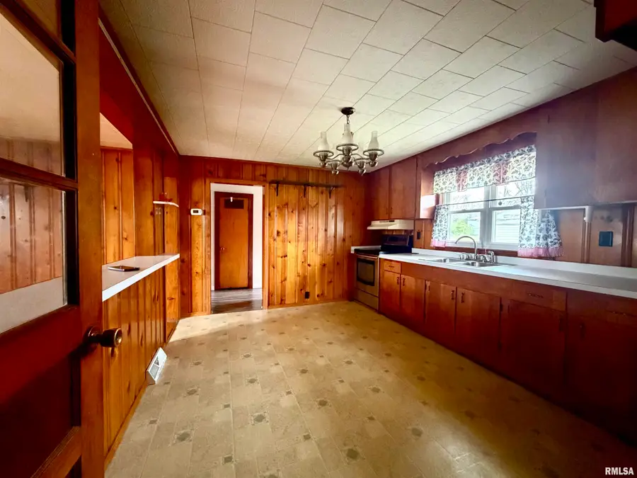 1950 Greenhill Road, Eldorado, IL 62930 - #2