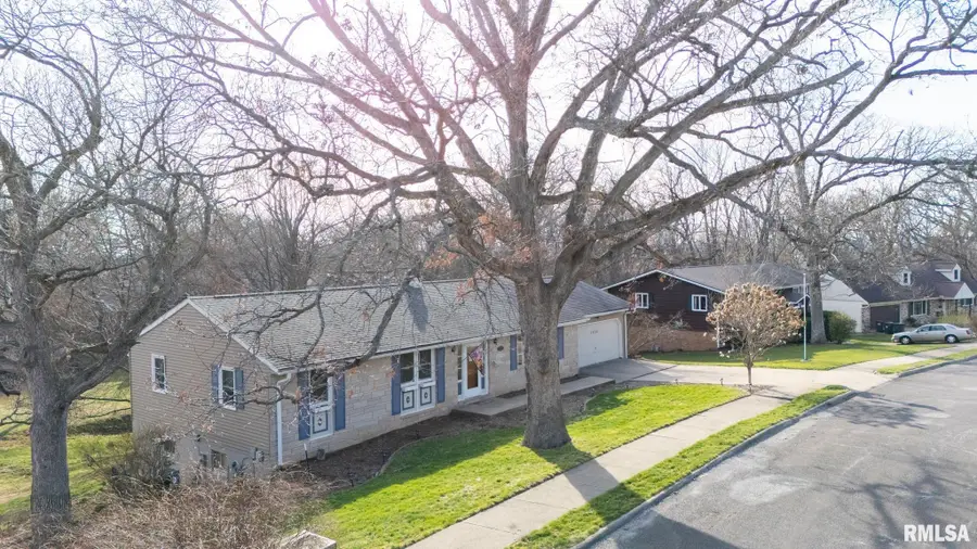 1930 Saint Clair Drive, Pekin, IL 61554 - #3