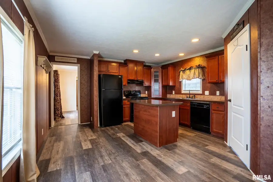 1311 N Van Buren Street, Marion, IL 62959 - #3