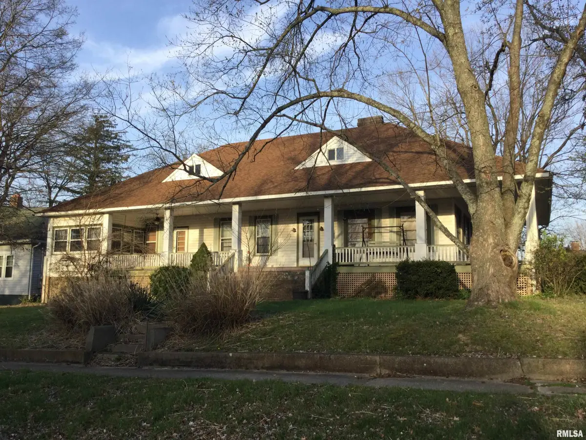 300 W Spring Street, Anna, IL 62906 - #1