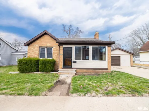 305 Washington Street, Pekin, IL 61554