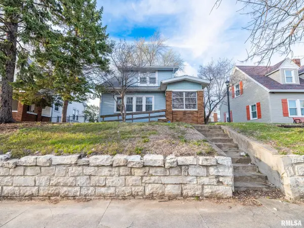 921 Broadway Road, Pekin, IL 61554