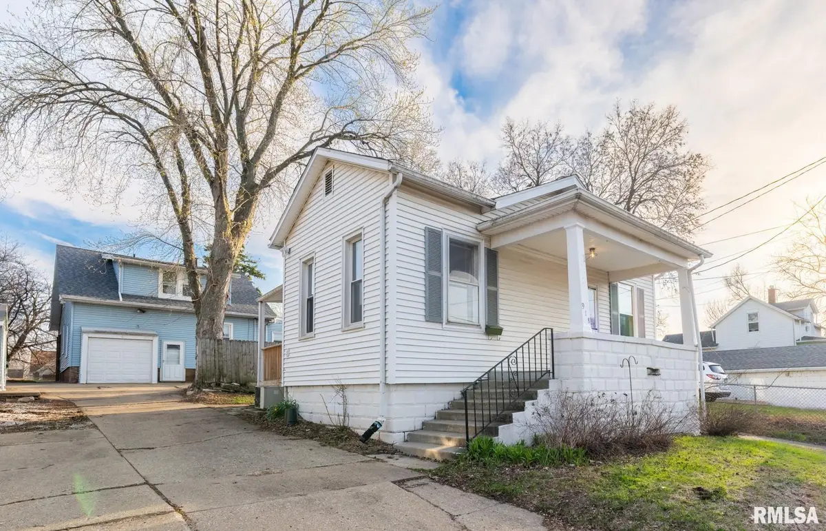 918 Margaret Street, Pekin, IL 61554 - #1