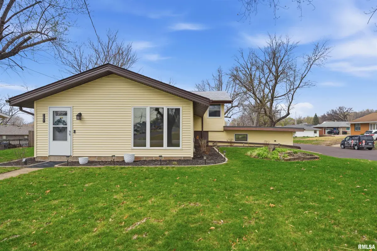 1601 N 11th Street, Pekin, IL 61554 - #1