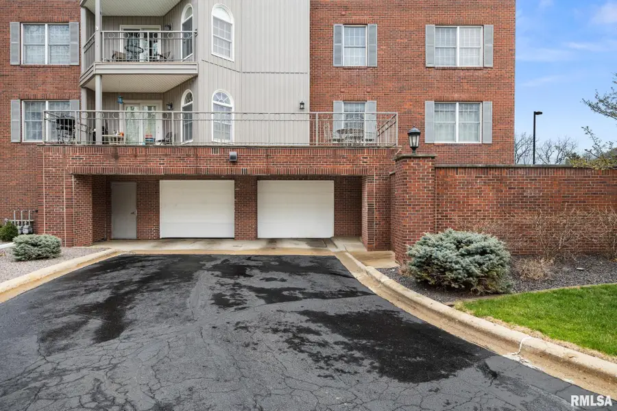 5200 N Knoxville Road #107 N, Peoria, IL 61614 - #2